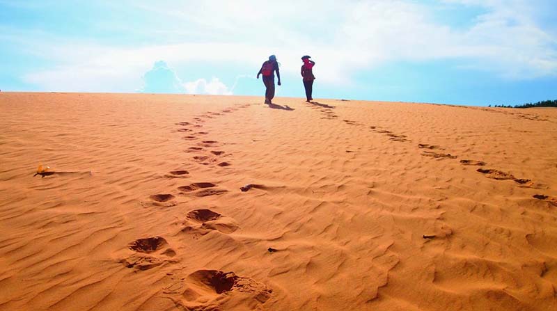 red sand dunes mui ne